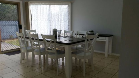 Numurkah Self Contained Apartments - Kingaroy Accommodation 6