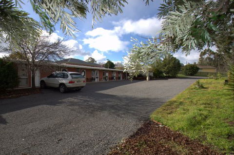 Pyrenees Motel - Kingaroy Accommodation 1