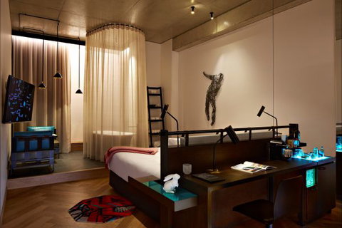 QT Melbourne - Kingaroy Accommodation 0