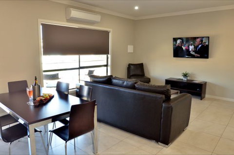 Renmark Holiday Apartments - Kingaroy Accommodation 5