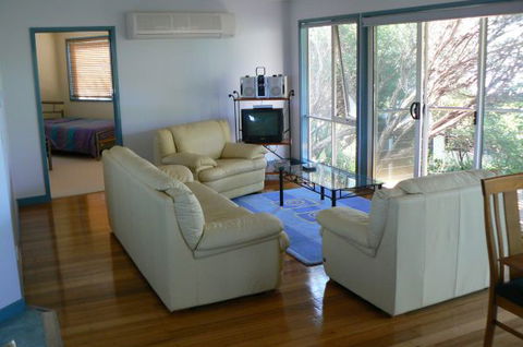 Sandy Point Beach Escape - Kingaroy Accommodation 2