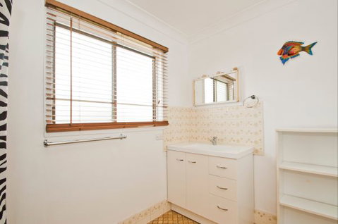 Tea Tree Cottage - Kingaroy Accommodation 5