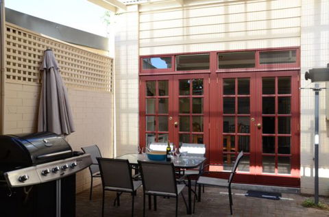Villa On Louisa - Kingaroy Accommodation 3