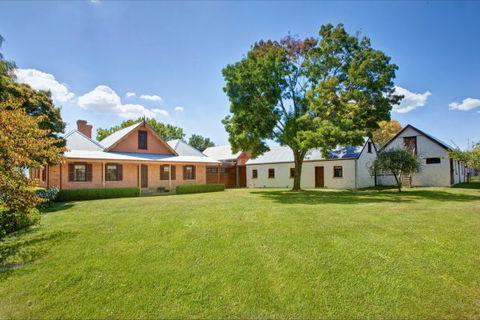 Vine Lodge Heritage Getaway - Kingaroy Accommodation 1