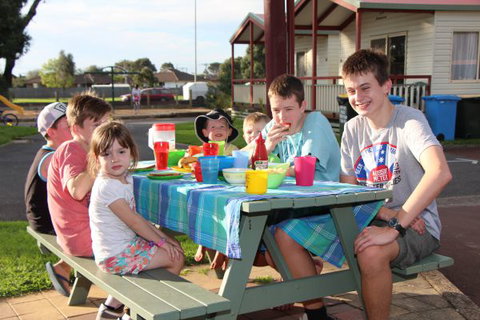 Warrnambool Holiday Park And Motel - Kingaroy Accommodation 0