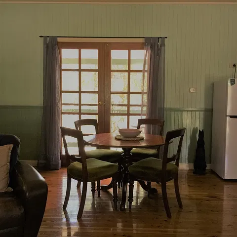 Telegraph Retreat Cottages - Kingaroy Accommodation 4