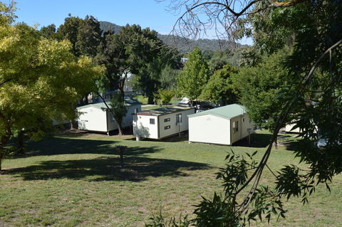 Adelong Golden Gully Caravan Park - Kingaroy Accommodation 1