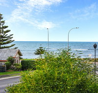 Ariadne - A Hop Skip and a Jump to the Beach with Sea Views - Kingaroy Accommodation