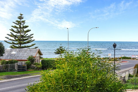 Ariadne - A Hop Skip And A Jump To The Beach With Sea Views - Kingaroy Accommodation 0
