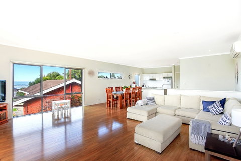 Ariadne - A Hop Skip And A Jump To The Beach With Sea Views - Kingaroy Accommodation 3