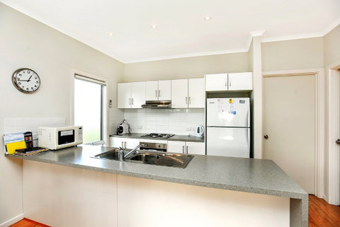 Ariadne - A Hop Skip And A Jump To The Beach With Sea Views - Kingaroy Accommodation 4