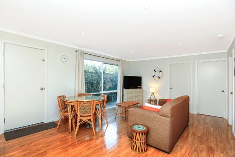 Ariadne - A Hop Skip And A Jump To The Beach With Sea Views - Kingaroy Accommodation 5