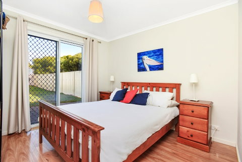 Ariadne - A Hop Skip And A Jump To The Beach With Sea Views - Kingaroy Accommodation 7