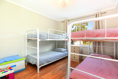 Ariadne - A Hop Skip And A Jump To The Beach With Sea Views - Kingaroy Accommodation 8