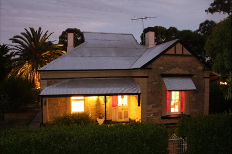 Azalea Cedar-Rose Villa - Kingaroy Accommodation 7