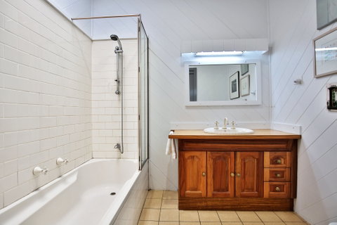 Borrowdale - Kingaroy Accommodation 5