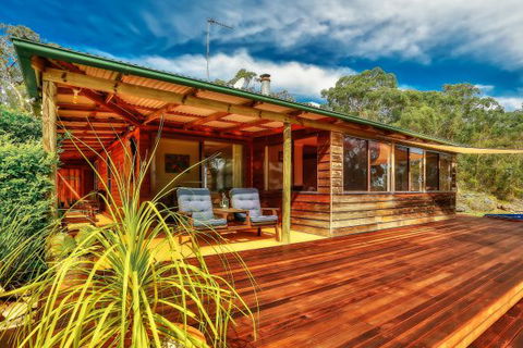 Coach House Hill Cottage - Kingaroy Accommodation 1