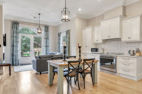 Grandview Accommodation - The Elm Tree Apartments - Kingaroy Accommodation 5
