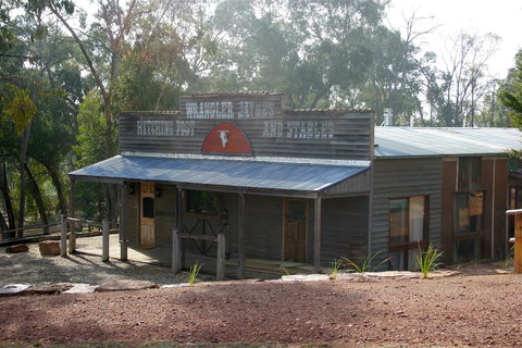 Howqua Valley Views - Kingaroy Accommodation 0