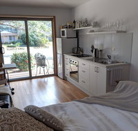 Lake's Folly Studio - Kingaroy Accommodation