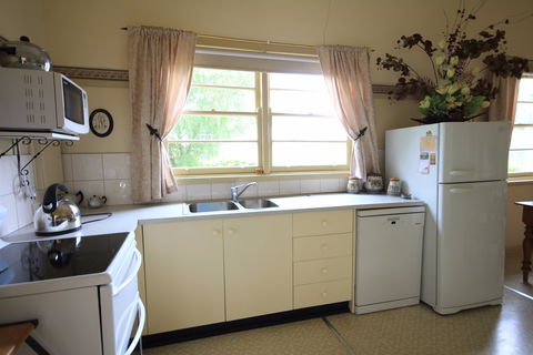 Rostrata Country House - Kingaroy Accommodation 6