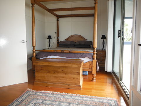 Rose's Beach House - Kingaroy Accommodation 2