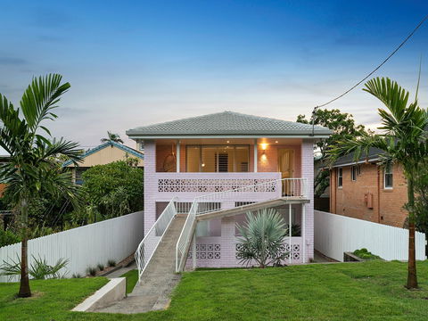 Sunset Beach - Summer Breeze - Kingaroy Accommodation 1