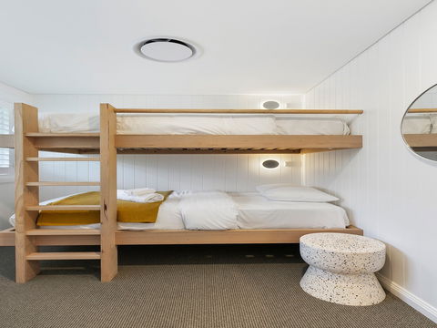 Sunset Beach - Summer Breeze - Kingaroy Accommodation 4