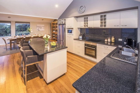 Top Of The Hill - Kingaroy Accommodation 5