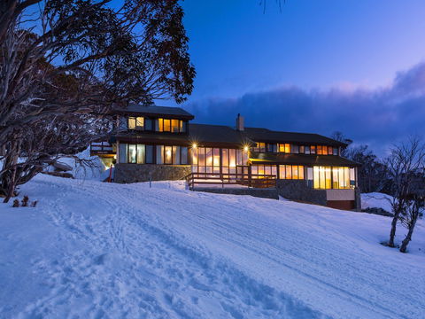 Valhalla Perisher - Kingaroy Accommodation 2