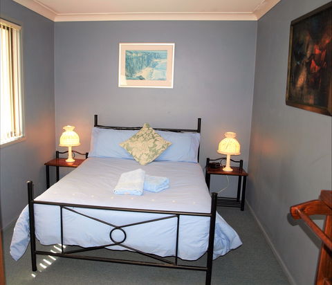 Waratah Cottage - Kingaroy Accommodation 3