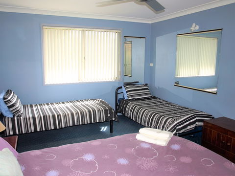 Waratah Cottage - Kingaroy Accommodation 5