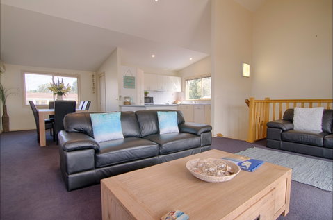 Beach Holiday Unit - Kingaroy Accommodation 1