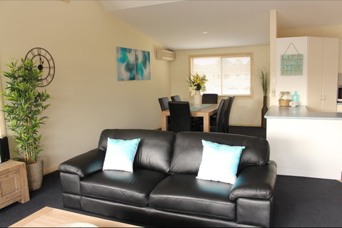 Beach Holiday Unit - Kingaroy Accommodation 2