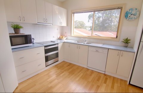 Beach Holiday Unit - Kingaroy Accommodation 4