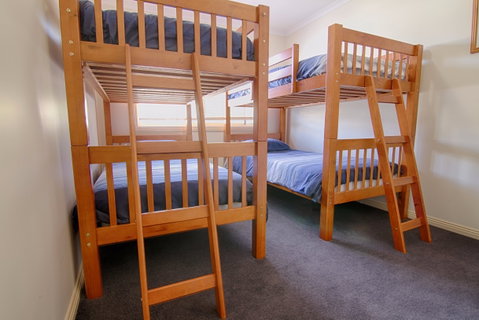 Beach Holiday Unit - Kingaroy Accommodation 9