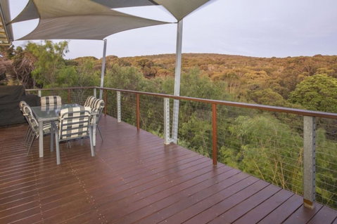 Caves Retreat - Kingaroy Accommodation 1