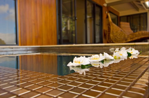 Chandeliers On Abbey - Kingaroy Accommodation 2