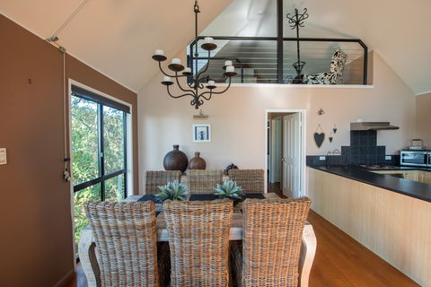 Curious Cottages - Kingaroy Accommodation 2