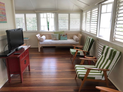 Daggoombah Holiday House - Kingaroy Accommodation 1