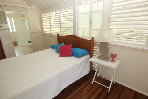 Daggoombah Holiday House - Kingaroy Accommodation 2