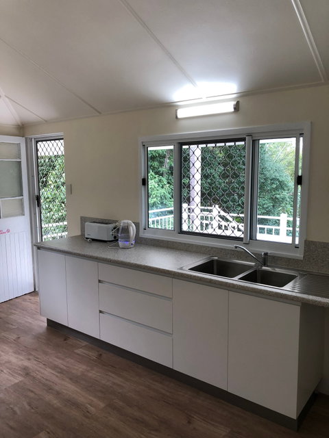 Daggoombah Holiday House - Kingaroy Accommodation 6