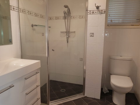 Ellie's Hide-Away At Malua Bay - Kingaroy Accommodation 8