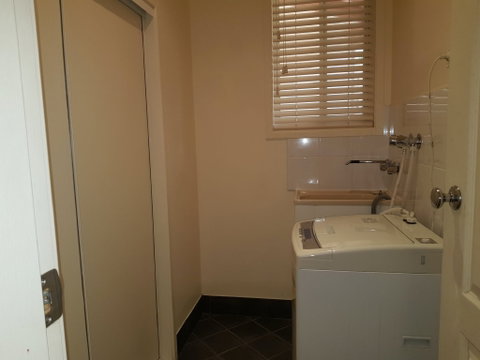 Ellie's Hide-Away At Malua Bay - Kingaroy Accommodation 9