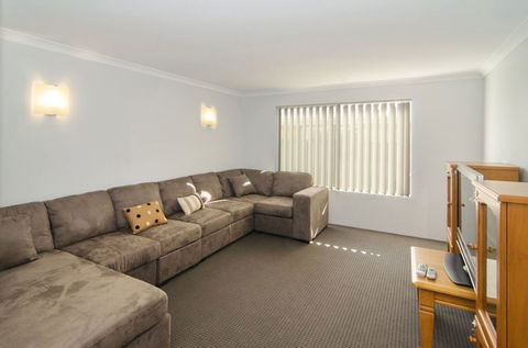 Fairway Isle - Kingaroy Accommodation 6