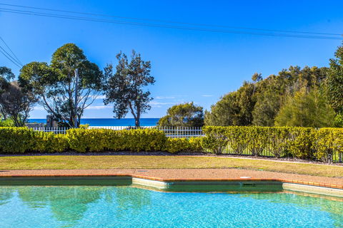 Fathoms 8 - Kingaroy Accommodation 1