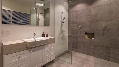 Grass Roots Gunyulgup Valley Ridge - Kingaroy Accommodation 6