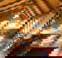 Mavis's Kitchen and Cabins - Kingaroy Accommodation