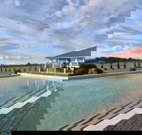 Noble Willow Estate - Kingaroy Accommodation