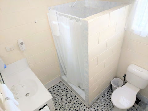 Sail Inn - Yeppoon - Kingaroy Accommodation 5
